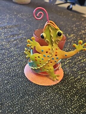 Colorful Green Metal Gecko Reptile Décor with Pink Accents
